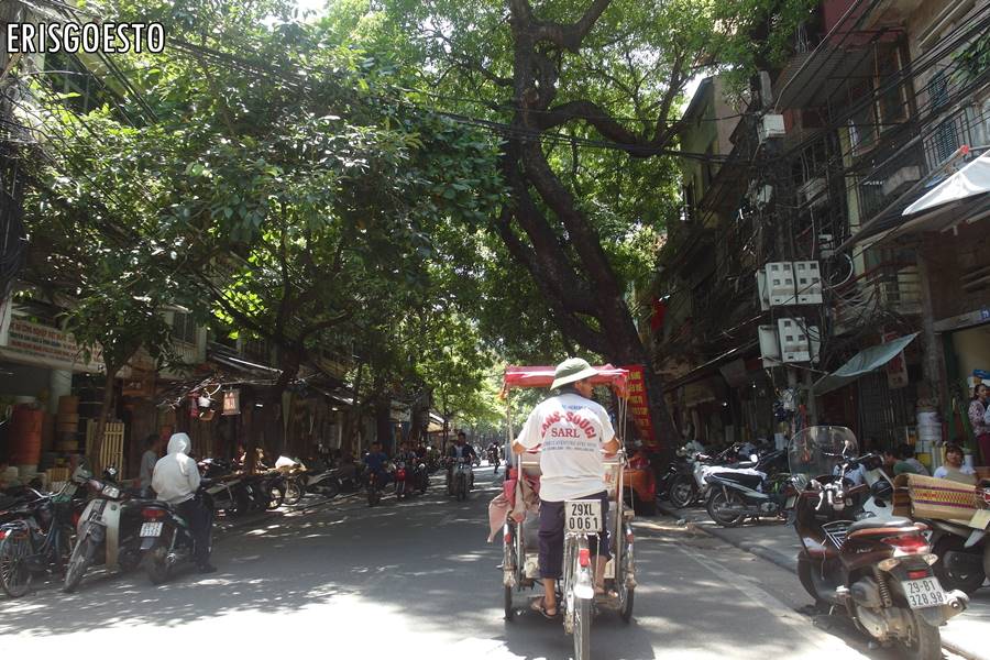 Trishaw Ride through Old Quarters, Hanoi, Vietnam