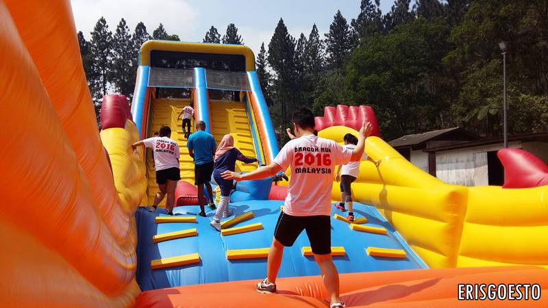Dragon Run 2016 – 6K Obstacle Course on Inflatables
