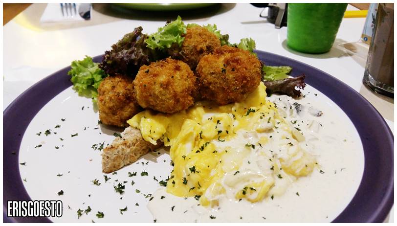 Cremelin Pattiserie, Bandung Indonesia – and Meeting up with Liv !