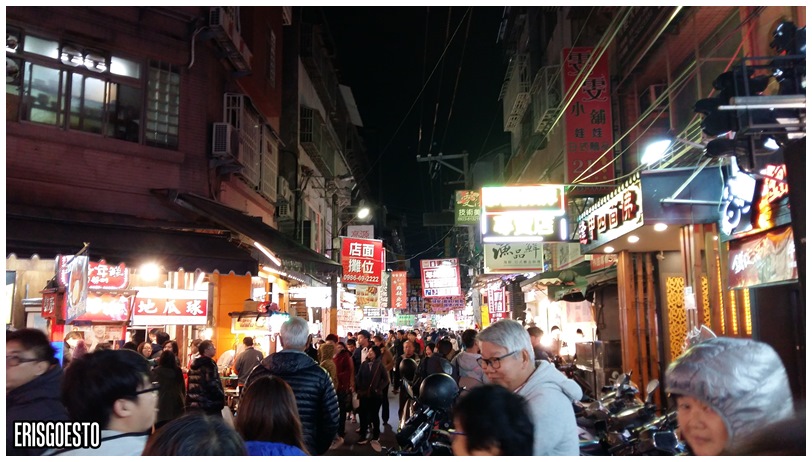 Taiwan : First Impressions / FengJia Night Market