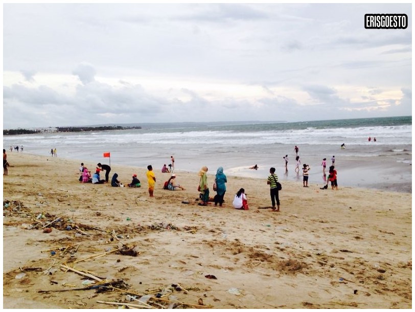 Seafood by the Ocean @ Jimbaran / Exploring Kuta Beach, Bali
