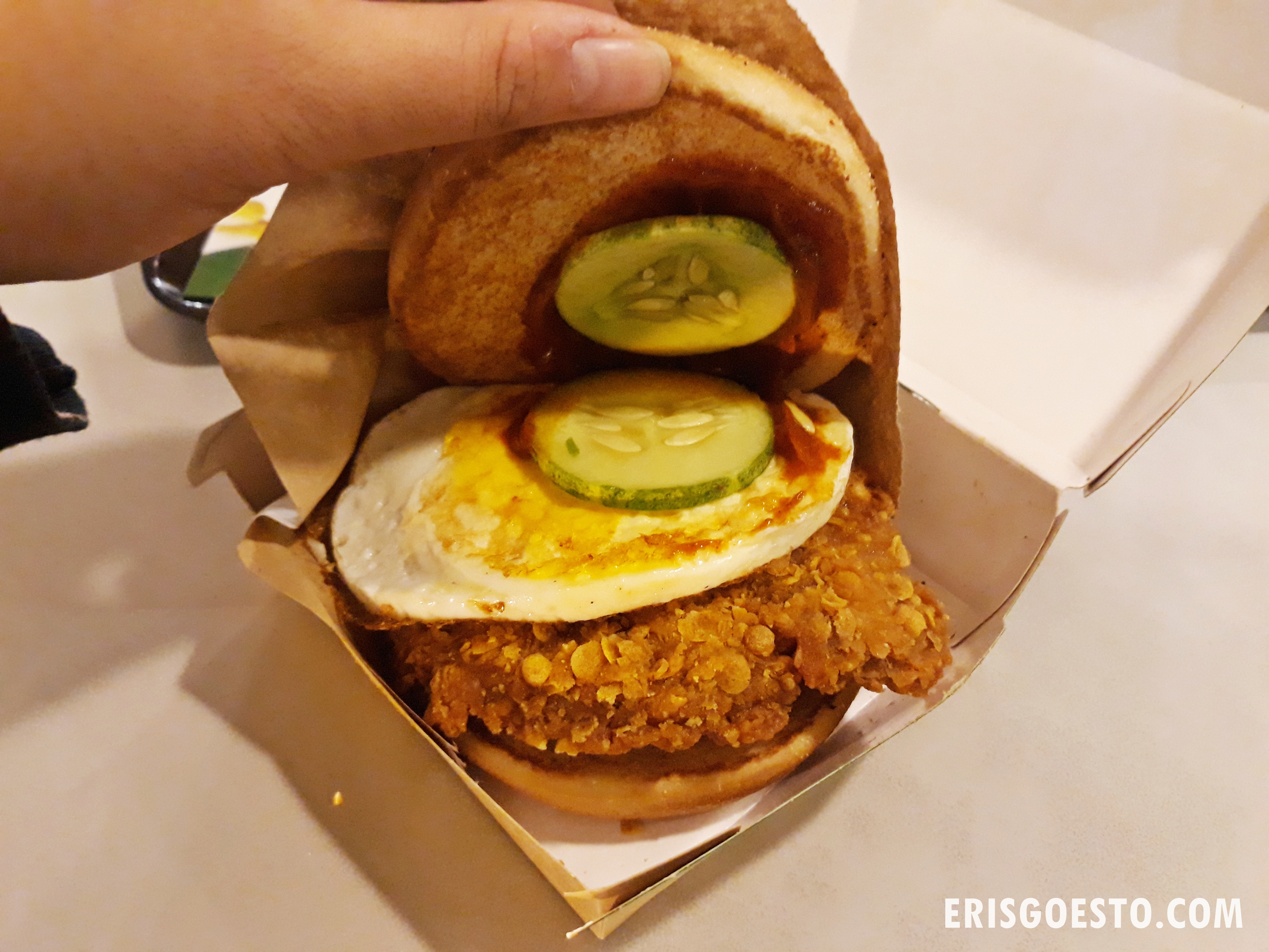 Review: McDonalds Malaysia’s Nasi Lemak Burger  – WORTH IT ?