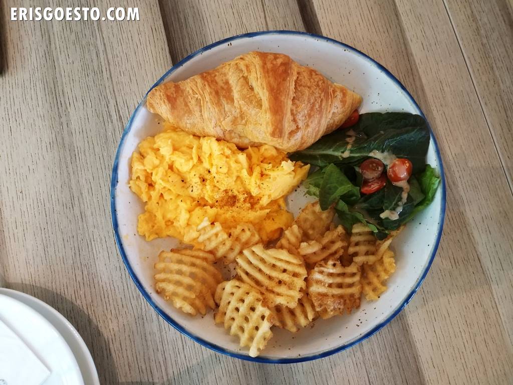 Brunch and Waffles @ The Owls Cafe, One Space, One City USJ