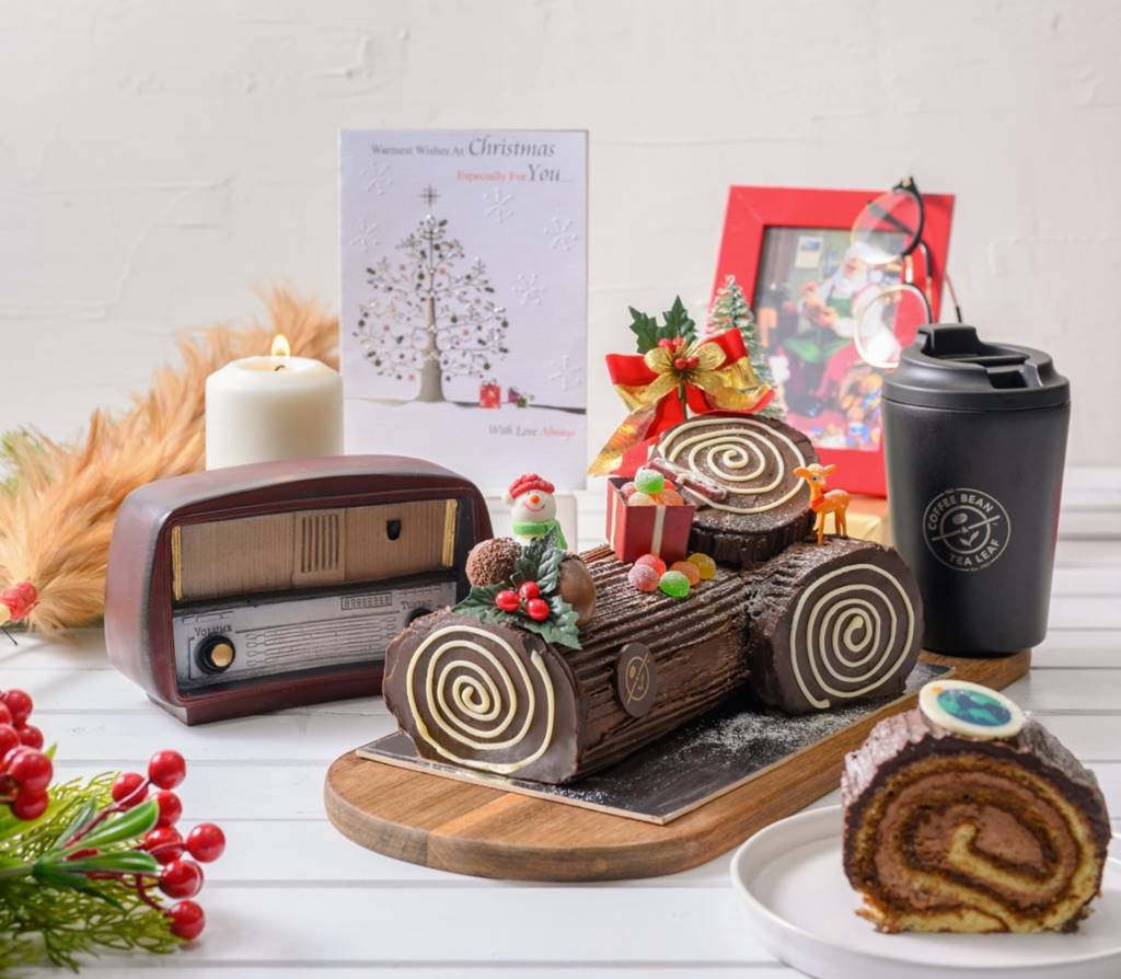 The Coffee Bean & Tea Leaf Malaysia Presents Alice In Wonderland-Themed Treats This Festive Season
