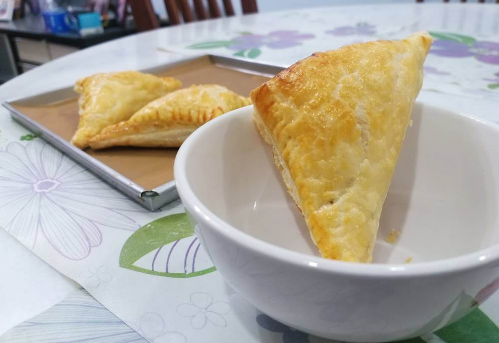 Easy 4-Step Bakkwa Puffs